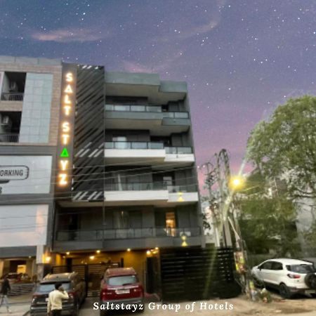 Saltstayz Phase 1 - Golf Course Road グルガウン エクステリア 写真
